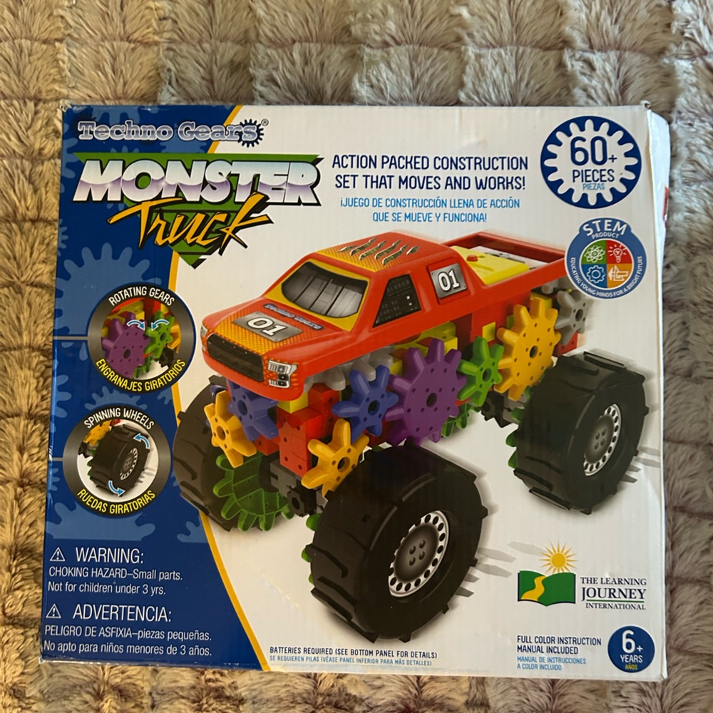 Techno Gear Monster Truck
Action Packed Construction Set
60+ Pieces